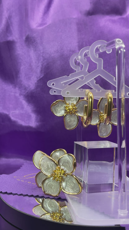 Golden Nina Bloom Earrings